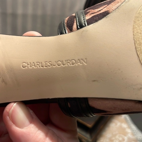 Charles Jourdan Brown and Black Heels with Open-Toe Design and Crisscross Straps - Picture 7 of 14